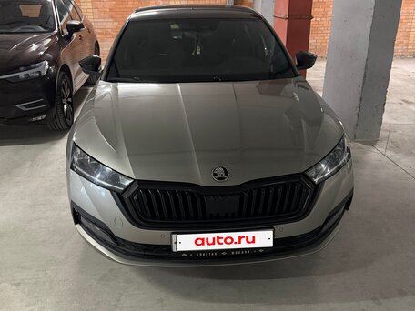 2021 Skoda Octavia IV (A8), бежевый, 2400000 рублей, вид 1