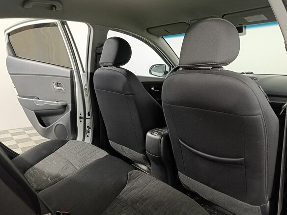 2015 Kia Rio 6-speed III, белый - вид 14