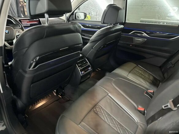 2021 BMW 7 серии 730d xDrive VI (G11/G12) Рестайлинг, серый - вид 12