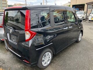 2022 Toyota Roomy I Рестайлинг, чёрный, 650325 рублей, вид 2