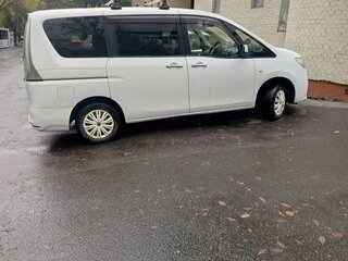 2011 Nissan Serena IV (C26), белый, 1500000 рублей, вид 2