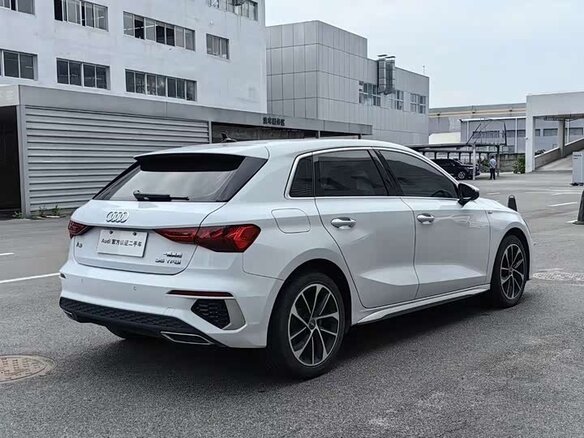 2023 Audi A3 Sportback 35 TFSI IV (8Y), белый, 1901404 рублей - вид 2