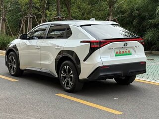 2022 Toyota bZ4X I, белый, 3800224 рублей, вид 2