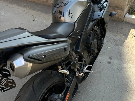 2014 Yamaha YZF-R1, серый, 900000 рублей, вид 4