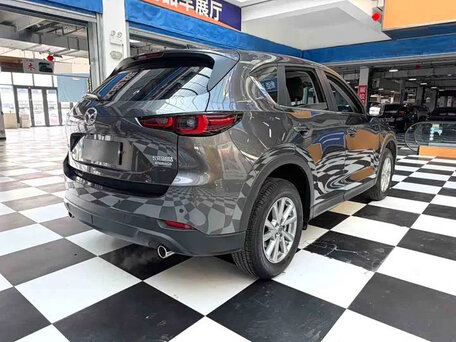 2023 Mazda CX-5 II Рестайлинг, серый, 2100000 рублей, вид 4