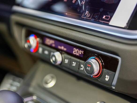 2026 Audi Q3 45 TFSI II (F3), серый, 5050000 рублей - вид 17