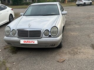 1998 Mercedes-Benz E-Класс 240 II (W210, S210), серебристый, 160000 рублей, вид 3