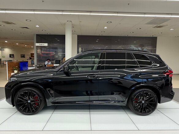 2026 BMW X5 M60i IV (G05/G18) Рестайлинг, чёрный, 19990000 рублей - вид 8