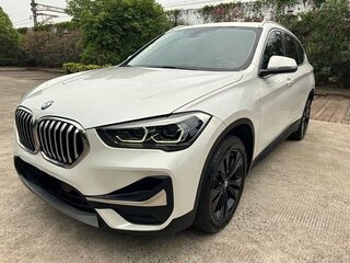2021 BMW X1 18i sDrive II (F48) Рестайлинг, белый, 1940000 рублей, вид 2