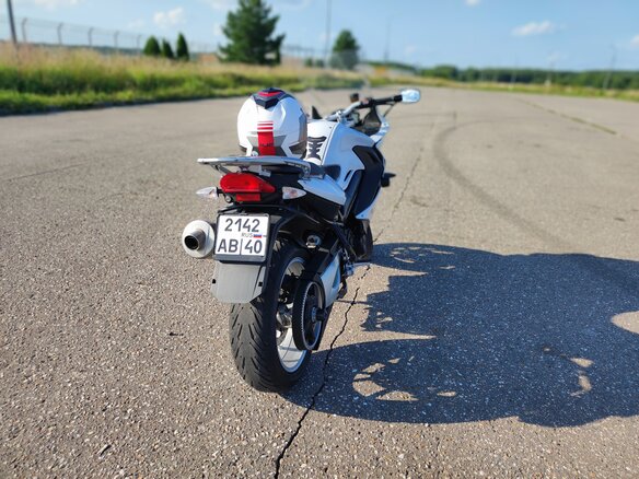 2015 BMW F 800 GT, белый, 600000 рублей - вид 6
