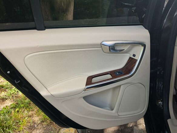 2011 Volvo S60 II, чёрный, 700000 рублей - вид 6