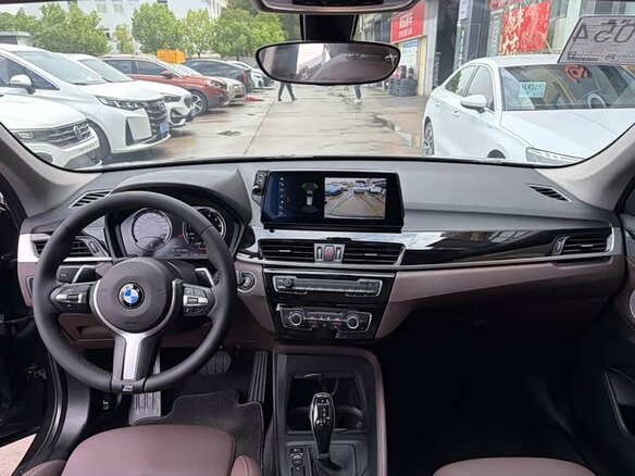 2022 BMW X1 18i sDrive II (F48) Рестайлинг, чёрный, 1750000 рублей - вид 5
