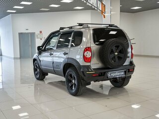 2016 Chevrolet Niva I Рестайлинг, коричневый, 592000 рублей, вид 4