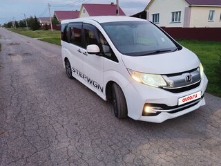 2015 Honda Stepwgn V, белый, 1910000 рублей, вид 3