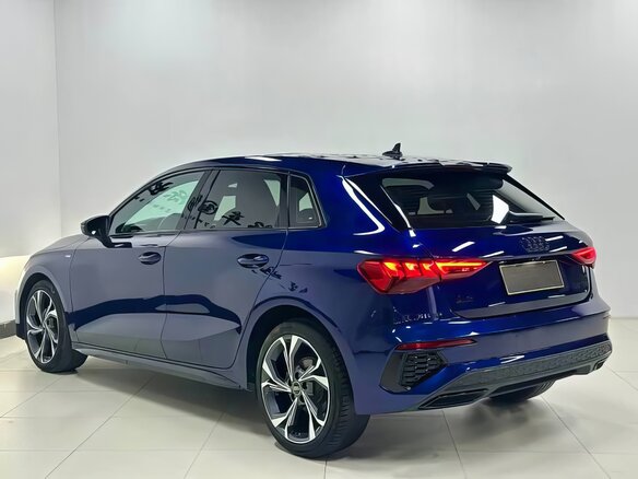 2023 Audi A3 Sportback 35 TFSI IV (8Y), синий, 2199000 рублей - вид 6