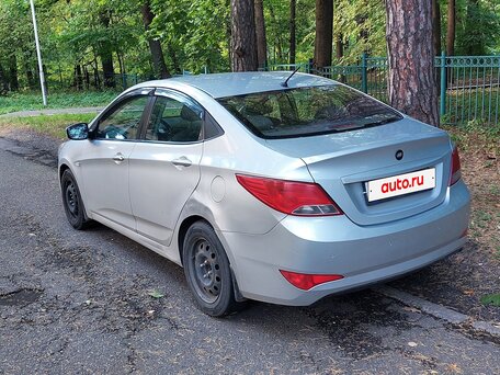 2015 Hyundai Solaris I Рестайлинг, серебристый, 520000 рублей, вид 5