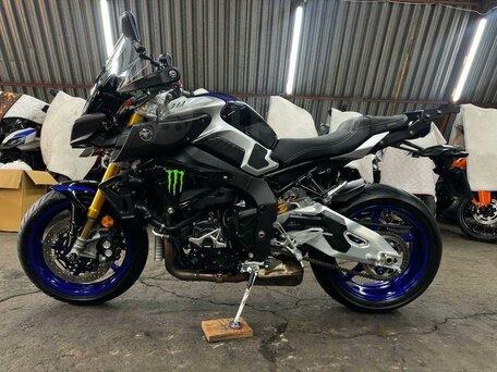 2017 Yamaha MT-10SP, серебристый, 1390000 рублей, вид 4
