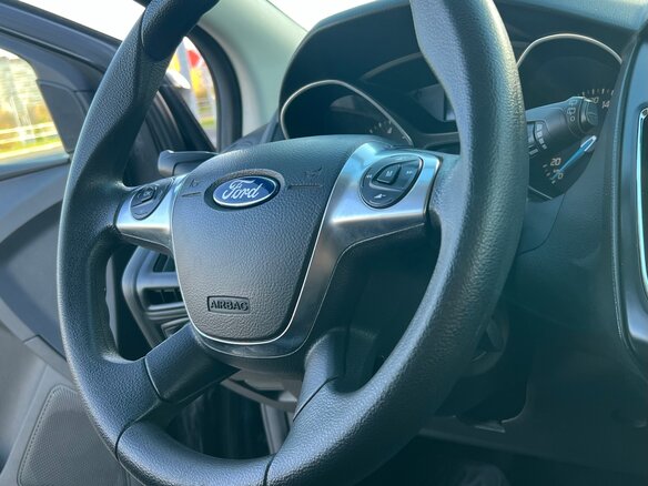 2013 Ford Focus III, чёрный, 850000 рублей - вид 3