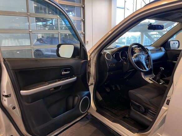2005 Suzuki Grand Vitara II, бежевый, 550000 рублей - вид 18