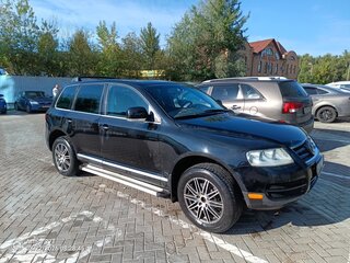 2004 Volkswagen Touareg I, чёрный, 850000 рублей, вид 3