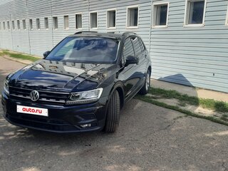 2019 Volkswagen Tiguan II, чёрный, 2100000 рублей, вид 2