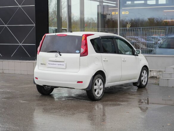 2005 Nissan Note I, белый, 370000 рублей - вид 4