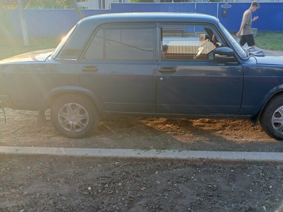 2005 Lada (ВАЗ) 2107, синий, 160000 рублей - вид 3