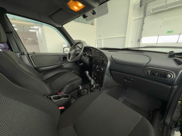 2011 Chevrolet Niva I Рестайлинг, чёрный - вид 19