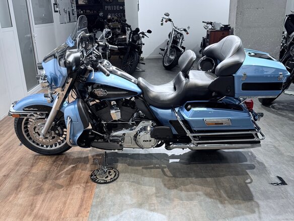 2011 Harley-Davidson Electra Glide, голубой, 1299000 рублей - вид 6