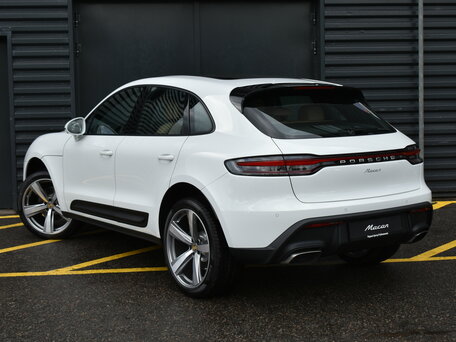 2025 Porsche Macan I Рестайлинг 2, белый, 11950000 рублей, вид 3