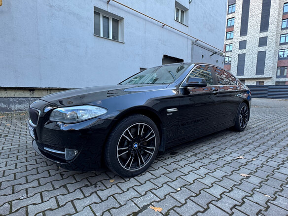 2011 BMW 5 серии 530d xDrive VI (F10/F11/F07), чёрный, 2050000 рублей - вид 1