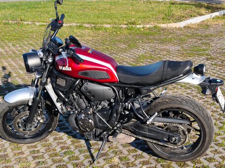 2017 Yamaha XSR700, красный, 630000 рублей, вид 4