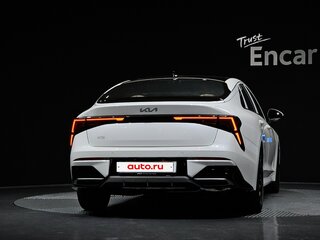 2026 Kia K5 III Рестайлинг, белый, 4560000 рублей, вид 3
