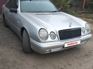 1997 Mercedes-Benz E-Класс 200 II (W210, S210), белый, 257000 рублей, вид 2