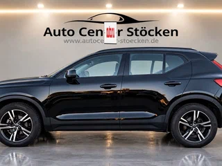 2023 Volvo XC40 I Рестайлинг, чёрный, 2690000 рублей, вид 4
