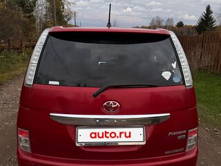 2011 Toyota ISis I Рестайлинг, красный, 850000 рублей, вид 4
