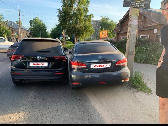 2020 Volkswagen Tiguan II, чёрный - вид 2