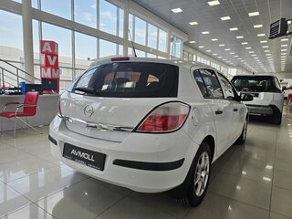 2006 Opel Astra H, белый, 545000 рублей, вид 5
