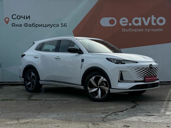 2024 Changan CS55 Plus II Рестайлинг, белый, 2475000 рублей - вид 2