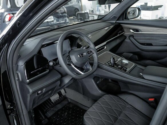 2026 Geely Monjaro I Рестайлинг, чёрный - вид 17