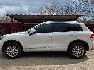 2013 Volkswagen Touareg II, белый, 2690000 рублей, вид 3