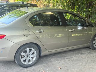 2013 Peugeot 408 I, бежевый, 750000 рублей, вид 5