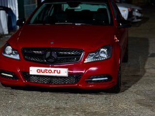 2011 Mercedes-Benz C-Класс 200 III (W204) Рестайлинг, красный, 1190000 рублей, вид 1