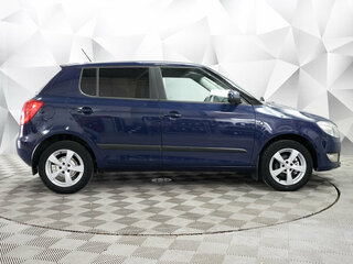 2012 Skoda Fabia II Рестайлинг, синий, 495000 рублей, вид 5