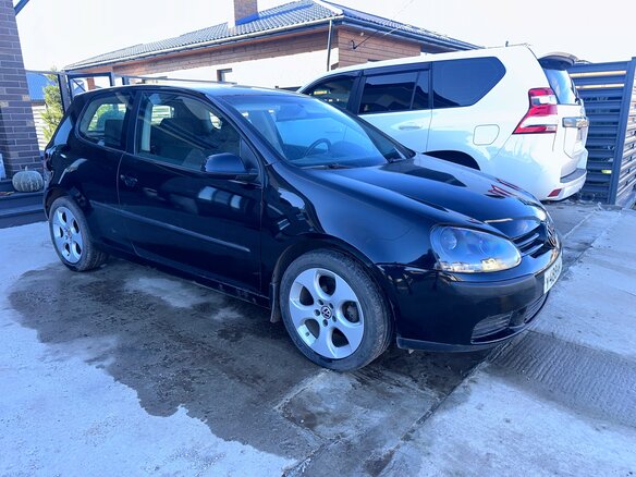 2004 Volkswagen Golf V, чёрный, 499000 рублей - вид 3