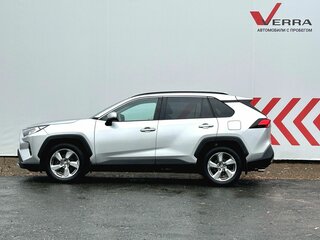 2020 Toyota RAV4 V (XA50), серебристый, 3800000 рублей, вид 2