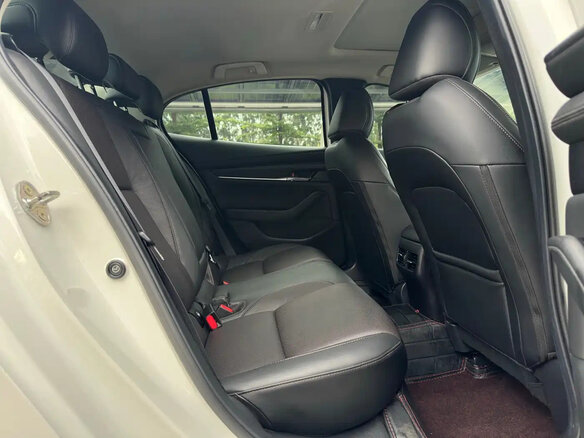 2022 Mazda 3 Axela IV (BP), белый, 1699000 рублей - вид 15