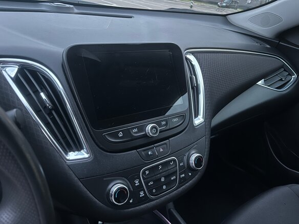 2020 Chevrolet Malibu IX Рестайлинг, белый, 1350000 рублей - вид 19