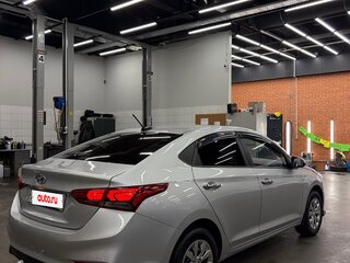 2017 Hyundai Solaris II, серебристый, 800000 рублей, вид 4