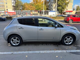 2012 Nissan Leaf (EM57) I (ZE0/AZE0), серебристый, 500000 рублей, вид 2